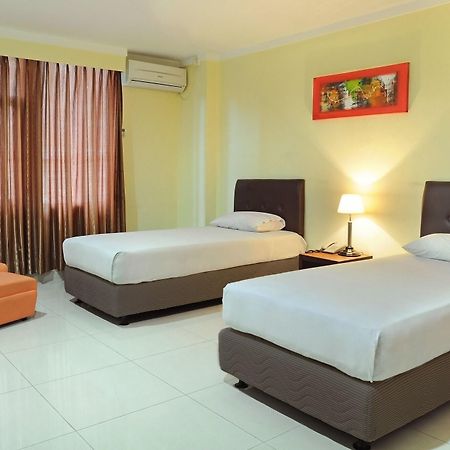Hotel Banyuwangi Sintera Jakarta Exterior foto